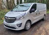 VAUXHALL VIVARO
