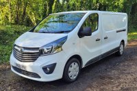 VAUXHALL VIVARO