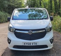 VAUXHALL VIVARO