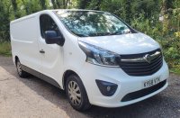 VAUXHALL VIVARO